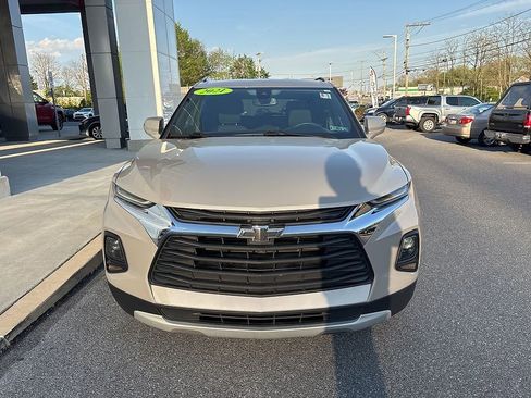 Used 2021 Chevrolet Blazer LT image 2