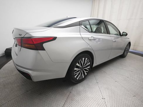Used 2024 Nissan Altima 2.5 SV FWD image 34