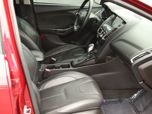 Used 2017 Ford Focus Titanium FWD image 44