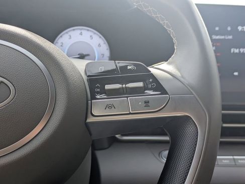 Used 2025 Hyundai Elantra SEL image 24