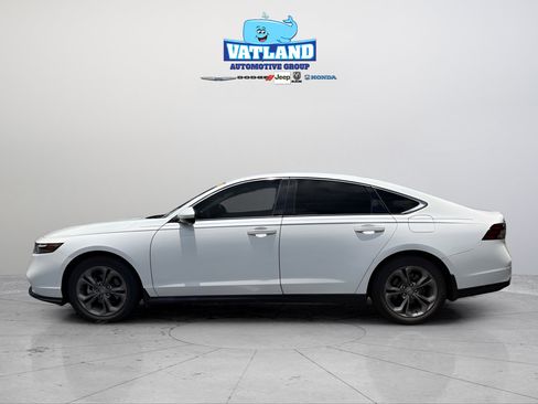 Used 2023 Honda Accord EX image 2