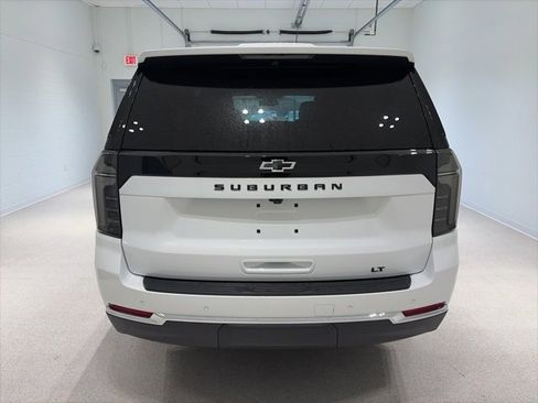 New 2026 Chevrolet Suburban LT image 5