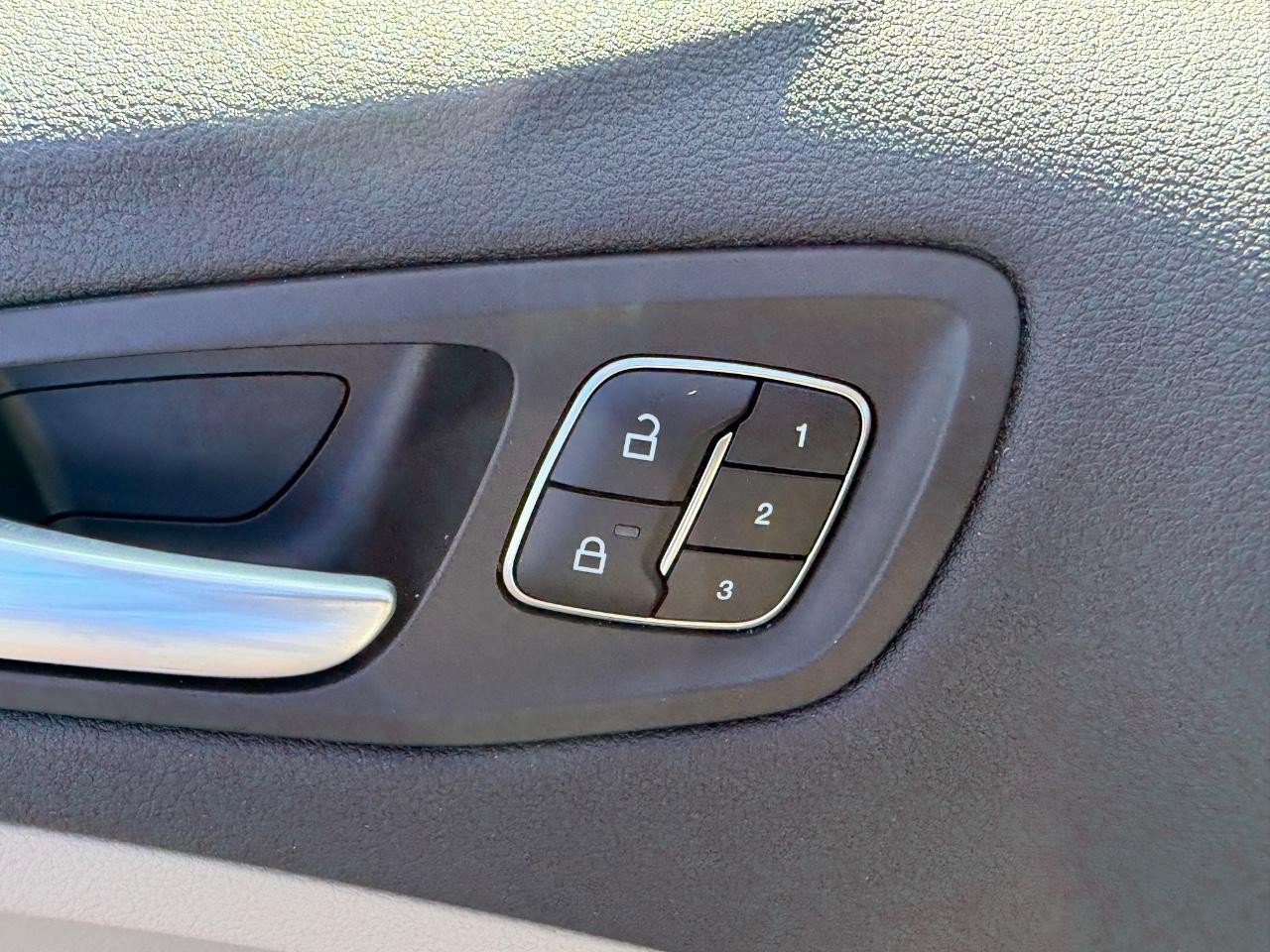 Used 2019 Ford Escape Titanium FWD image 21