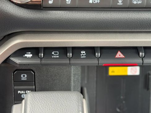 Used 2024 Toyota Tundra Limited AWD/4WD image 18