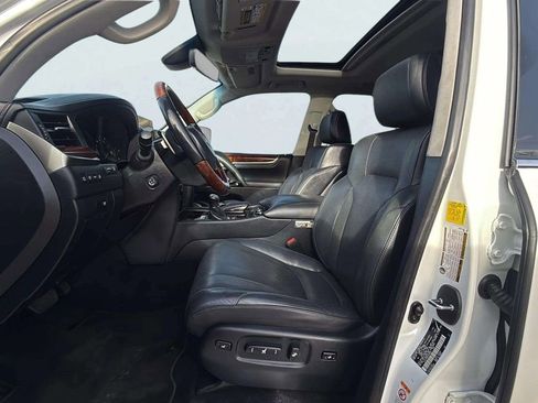 Used 2016 Lexus LX 570 4WD image 14