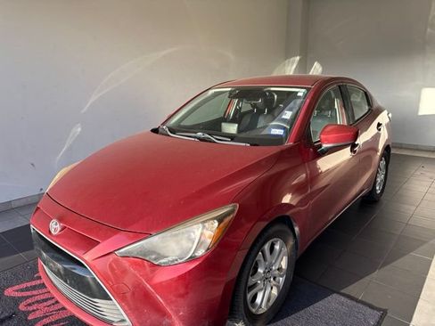 Used 2017 Toyota Yaris iA FWD image 3