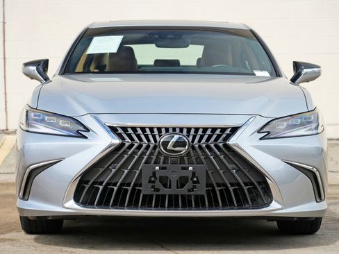 Used 2025 Lexus ES 300h w/ Accessory Package (Z1) FWD image 7