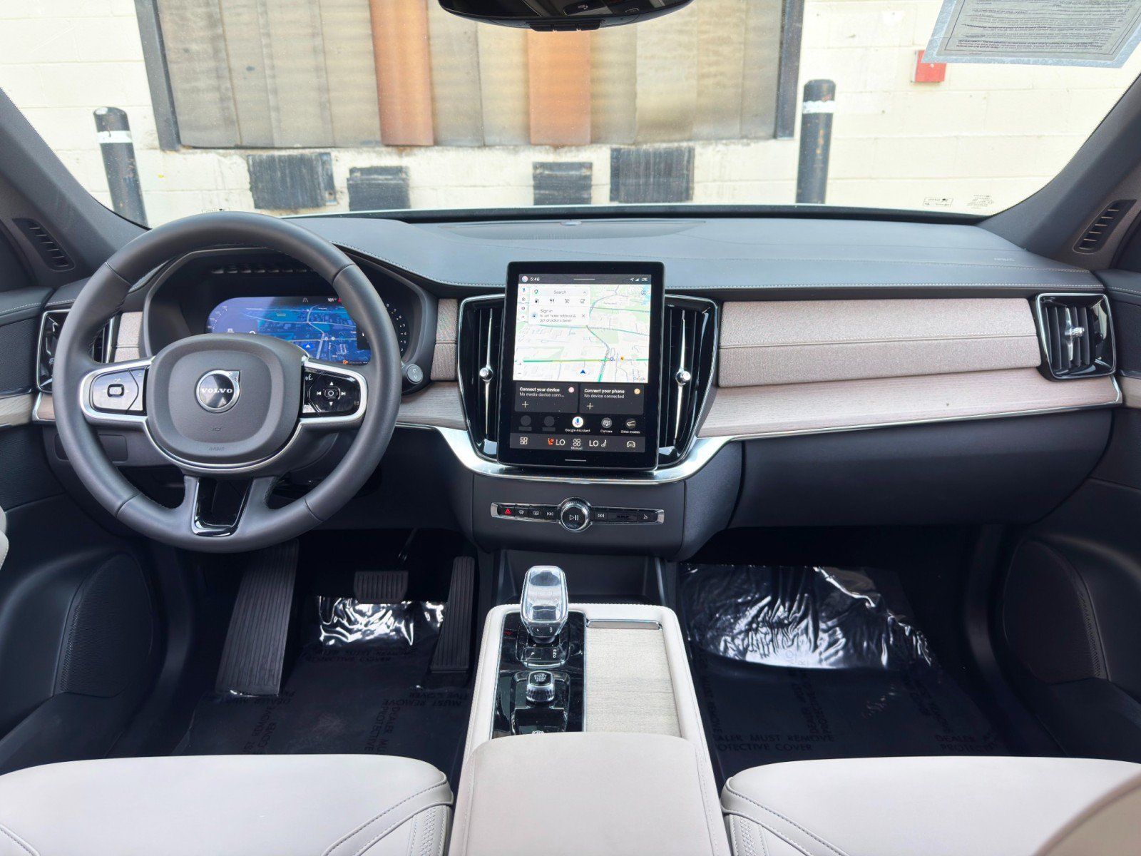Used 2025 Volvo XC90 B5 Core w/ Protection Package Premier AWD/4WD image 13