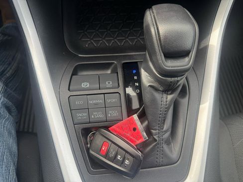 Used 2024 Toyota RAV4 XLE w/ Convenience Package image 20