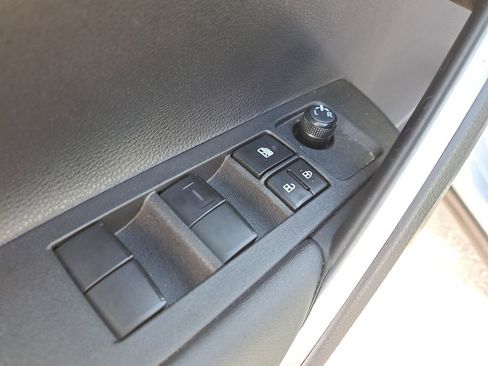 Certified 2022 Toyota Corolla Cross XLE image 14