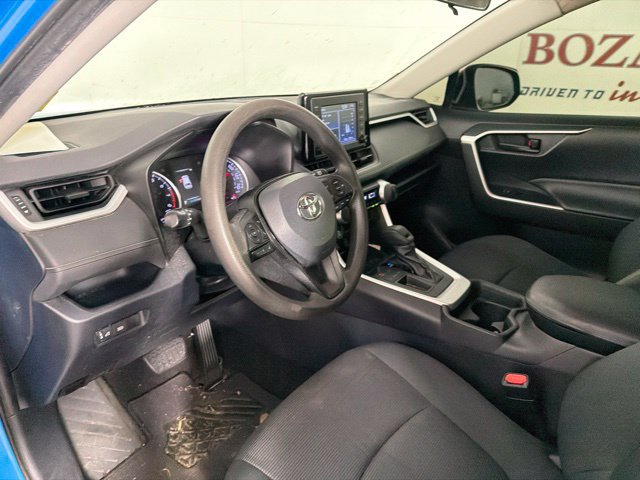 Used 2019 Toyota RAV4 LE FWD image 19