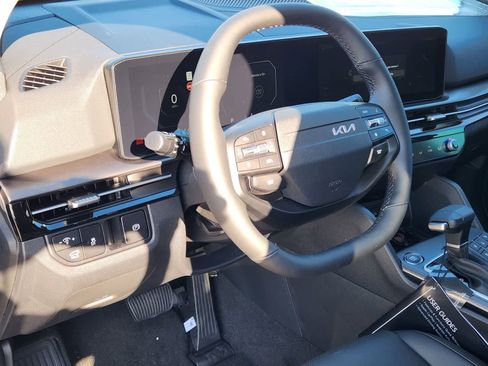 New 2026 Kia Sportage SX image 2