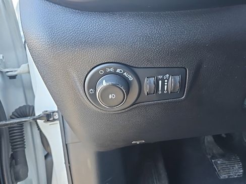 Certified 2024 Jeep Compass Limited image 22