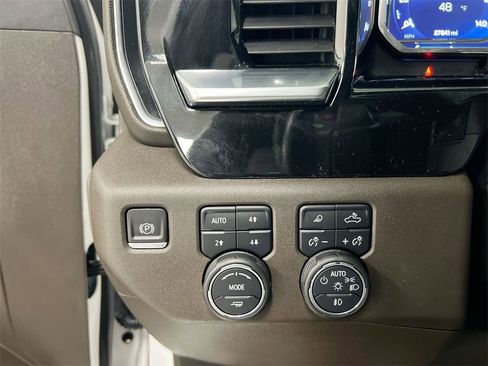 Used 2022 Chevrolet Silverado 1500 LTZ image 18