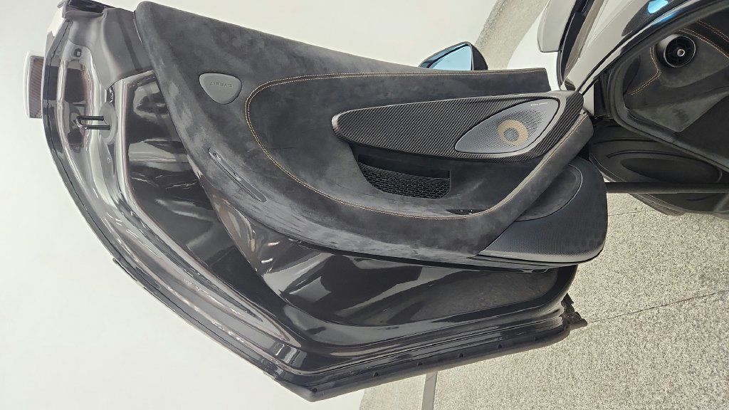 Used 2019 McLaren 600LT RWD image 63