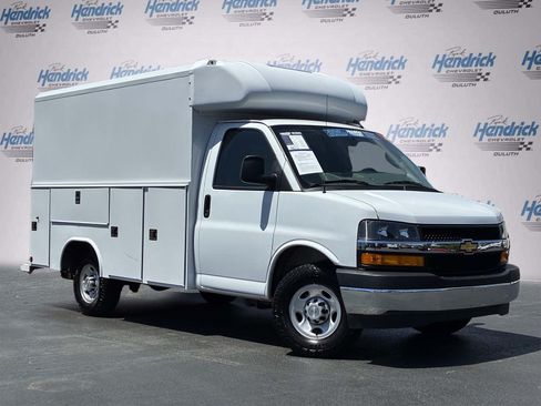 Used 2025 Chevrolet Express 3500 w/ Power Convenience Package RWD image 2