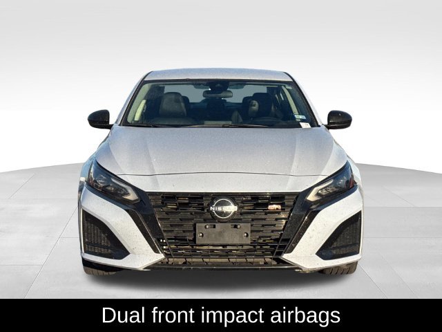 Used 2024 Nissan Altima 2.5 SR FWD image 11