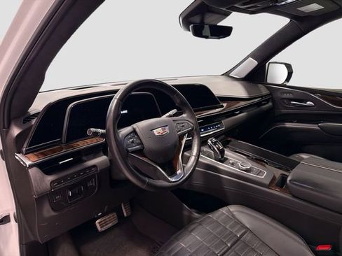 Certified 2022 Cadillac Escalade Sport Platinum w/ Heavy-Duty Trailer Package image 9