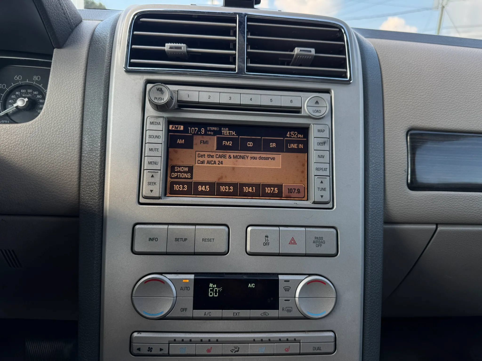 Used 2007 Lincoln MKX AWD image 16