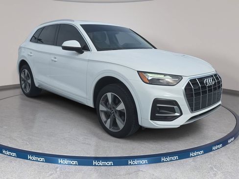 Used 2023 Audi Q5 2.0T Premium w/ Convenience Package AWD/4WD image 4