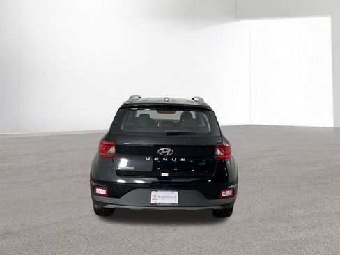 Certified 2025 Hyundai Venue SEL image 15