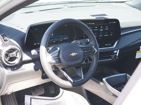 New 2026 Chevrolet Equinox LT FWD image 24