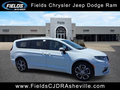 New 2026 Chrysler Pacifica Pinnacle