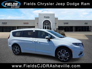 New 2026 Chrysler Pacifica Pinnacle video 1