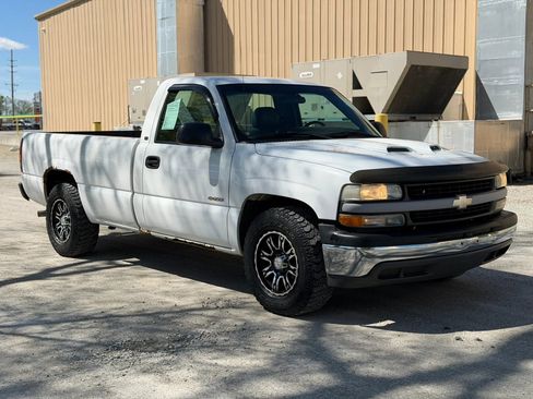 Used 2001 Chevrolet Silverado 1500 2WD Regular Cab image 3