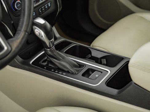 Used 2019 Ford Escape Titanium image 22