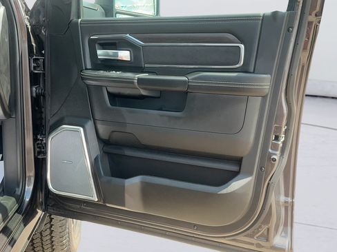New 2026 RAM 2500 Laramie AWD/4WD image 10