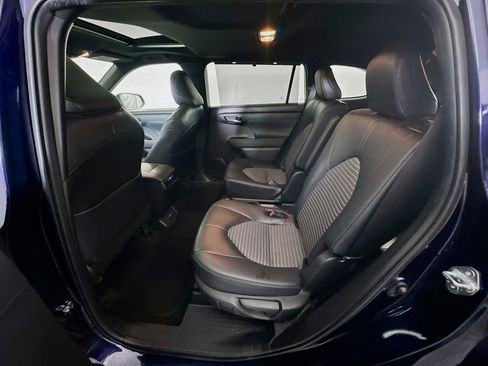 Used 2024 Toyota Highlander XSE image 30