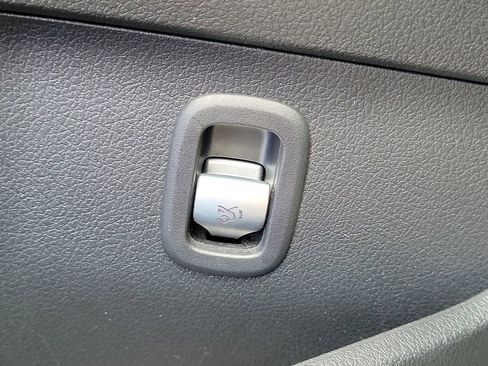 Certified 2022 Mercedes-Benz C 300 Sedan image 27