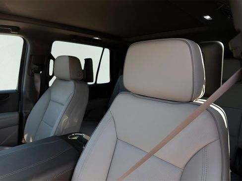 New 2026 GMC Yukon Elevation image 10