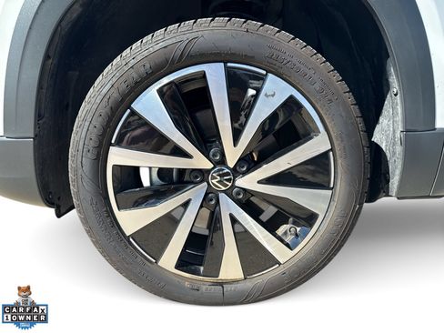 Used 2024 Volkswagen Taos SE FWD image 18