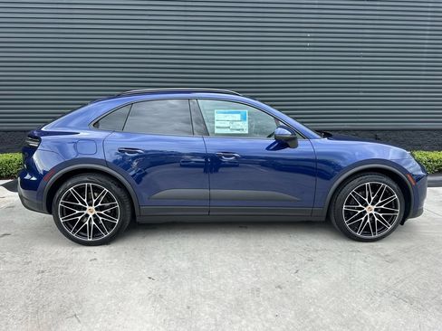 Used 2026 Porsche Macan Electric RWD image 10