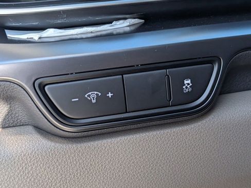 Used 2026 Kia Carnival FWD image 10