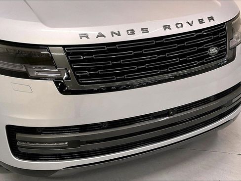 Used 2023 Land Rover Range Rover SE image 32