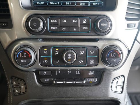 Used 2020 Chevrolet Suburban Premier AWD/4WD image 20