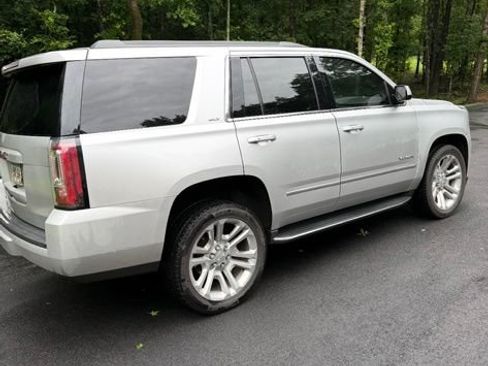 Used 2019 GMC Yukon SLT w/ Premium Edition RWD image 5