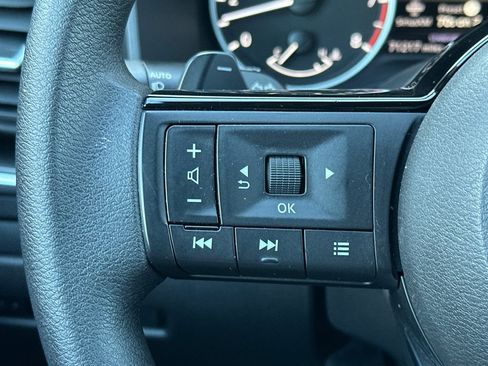 Used 2023 Nissan Rogue SV image 27