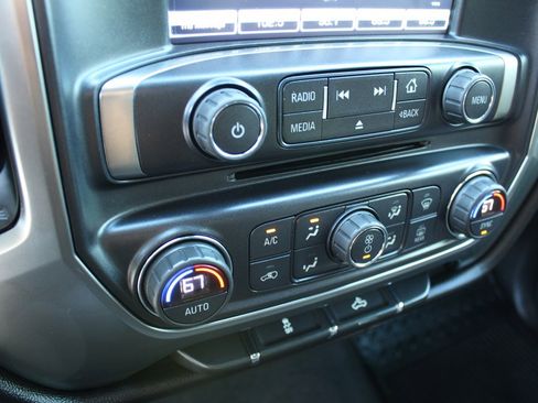 Used 2018 Chevrolet Silverado 1500 LT w/ Texas Edition image 27