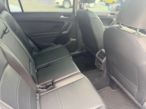 Used 2021 Volkswagen Tiguan SE w/ Panoramic Sunroof Package AWD/4WD image 14