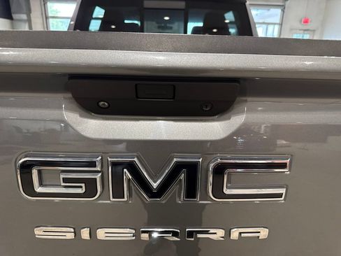 Used 2021 GMC Sierra 1500 Elevation w/ Preferred Package AWD/4WD image 9
