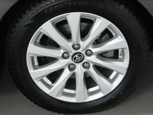 Certified 2019 Toyota Camry LE w/ Convenience Package FWD image 10