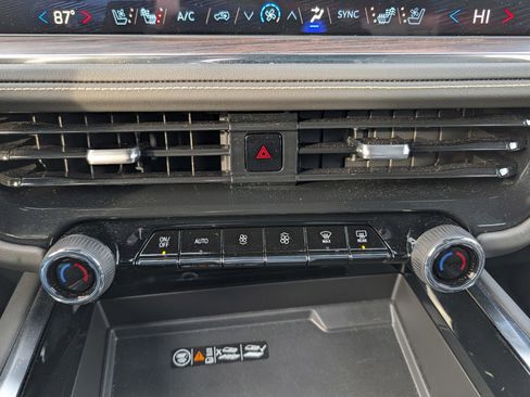 Used 2025 Chevrolet Tahoe Premier image 20