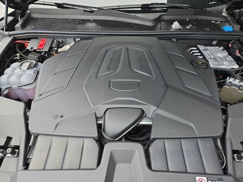 Certified 2026 Porsche Cayenne Coupe image 32