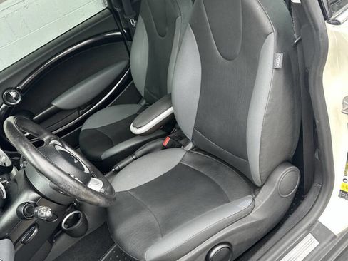 Used 2010 MINI Cooper Hardtop FWD image 8