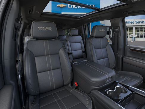 New 2026 Chevrolet Suburban High Country image 16