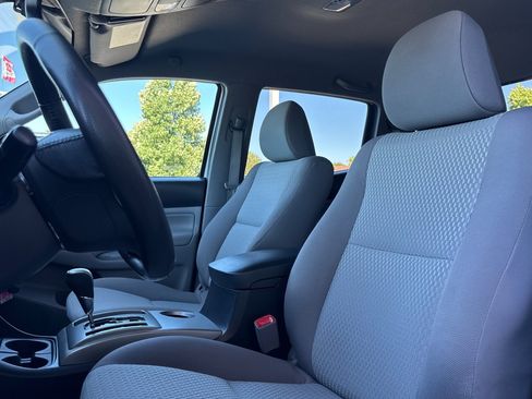 Used 2012 Toyota Tacoma PreRunner w/ SR5 Pkg RWD image 5